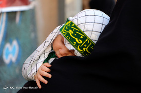 مراسم عزاداری سنتی چارچو گردانی در حسینیه سادات استهبان