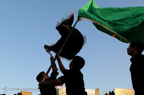 مراسم عزاداری سنتی چارچو گردانی در حسینیه سادات استهبان
