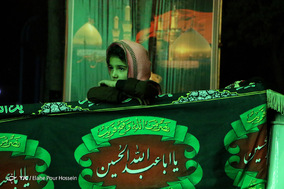 مراسم عزاداری سنتی چارچو گردانی در حسینیه سادات استهبان