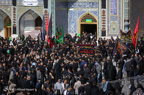 عزاداری روز عاشورا در حرم امام رضا (ع)