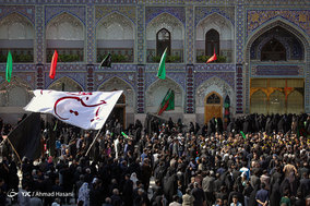 عزاداری روز عاشورا در حرم امام رضا (ع)