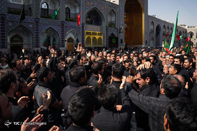 عزاداری روز عاشورا در حرم امام رضا (ع)