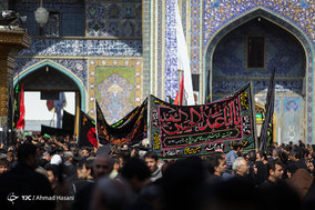 عزاداری روز عاشورا در حرم امام رضا (ع)