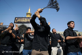 عزاداری روز عاشورا در حرم امام رضا (ع)