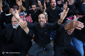 عزاداری روز عاشورا در حرم امام رضا (ع)