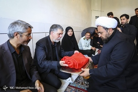 مراسم عزاداری عاشورای حسینی در روستای باغملک اصفهان با حضور وزیر ارشاد