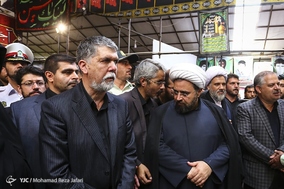 مراسم عزاداری عاشورای حسینی در روستای باغملک اصفهان با حضور وزیر ارشاد