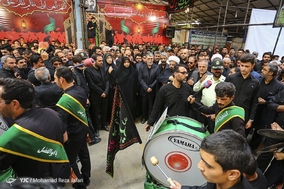 مراسم عزاداری عاشورای حسینی در روستای باغملک اصفهان با حضور وزیر ارشاد