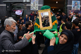 مراسم تعزیه سنتی شهرستان ضیابر استان گیلان، همزمان با روز عاشورا و شهادت ابا عبدالله الحسین(ع) با حضور انبوه مردم از سراسر استان،برگزار گردید. این مراسم بعنوانن یک آئین معنوی به شماره ۴۶۱ در فهرست آثار ملی کشور به ثبت رسیده است.