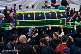 مراسم تعزیه سنتی شهرستان ضیابر استان گیلان، همزمان با روز عاشورا و شهادت ابا عبدالله الحسین(ع) با حضور انبوه مردم از سراسر استان،برگزار گردید. این مراسم بعنوانن یک آئین معنوی به شماره ۴۶۱ در فهرست آثار ملی کشور به ثبت رسیده است.