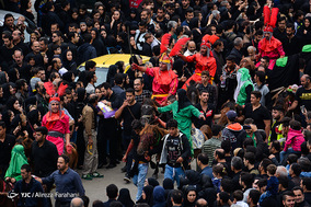 مراسم تعزیه سنتی شهرستان ضیابر استان گیلان، همزمان با روز عاشورا و شهادت ابا عبدالله الحسین(ع) با حضور انبوه مردم از سراسر استان،برگزار گردید. این مراسم بعنوانن یک آئین معنوی به شماره ۴۶۱ در فهرست آثار ملی کشور به ثبت رسیده است.