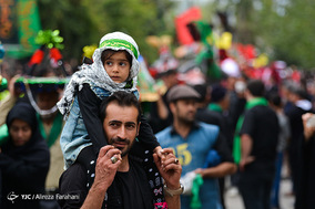 مراسم تعزیه سنتی شهرستان ضیابر استان گیلان، همزمان با روز عاشورا و شهادت ابا عبدالله الحسین(ع) با حضور انبوه مردم از سراسر استان،برگزار گردید. این مراسم بعنوانن یک آئین معنوی به شماره ۴۶۱ در فهرست آثار ملی کشور به ثبت رسیده است.