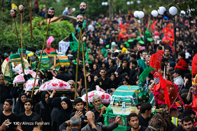 مراسم تعزیه سنتی شهرستان ضیابر استان گیلان، همزمان با روز عاشورا و شهادت ابا عبدالله الحسین(ع) با حضور انبوه مردم از سراسر استان،برگزار گردید. این مراسم بعنوانن یک آئین معنوی به شماره ۴۶۱ در فهرست آثار ملی کشور به ثبت رسیده است.