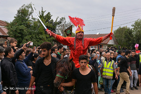 مراسم تعزیه سنتی شهرستان ضیابر استان گیلان، همزمان با روز عاشورا و شهادت ابا عبدالله الحسین(ع) با حضور انبوه مردم از سراسر استان،برگزار گردید. این مراسم بعنوانن یک آئین معنوی به شماره ۴۶۱ در فهرست آثار ملی کشور به ثبت رسیده است.