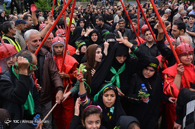 مراسم تعزیه سنتی شهرستان ضیابر استان گیلان، همزمان با روز عاشورا و شهادت ابا عبدالله الحسین(ع) با حضور انبوه مردم از سراسر استان،برگزار گردید. این مراسم بعنوانن یک آئین معنوی به شماره ۴۶۱ در فهرست آثار ملی کشور به ثبت رسیده است.
