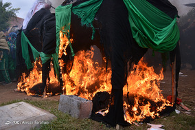 مراسم تعزیه سنتی شهرستان ضیابر استان گیلان، همزمان با روز عاشورا و شهادت ابا عبدالله الحسین(ع) با حضور انبوه مردم از سراسر استان،برگزار گردید. این مراسم بعنوانن یک آئین معنوی به شماره ۴۶۱ در فهرست آثار ملی کشور به ثبت رسیده است.