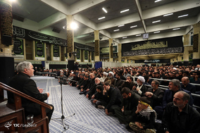 مراسم عزاداری شام غریبان حسینی در حسینیه امام خمینی (ره)
