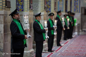 آیین شام غریبان در حرم مطهر امام رضا (ع)