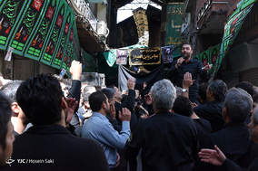 مراسم عزاداری ظهر عاشورا در بازار تهران