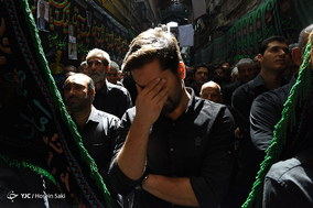 مراسم عزاداری ظهر عاشورا در بازار تهران