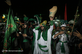 دسته ی عزاداری سقاها در شام غریبان - قم