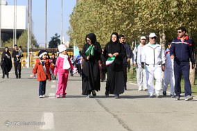 همایش پیاده روی خانواده کارکنان ناجا در مجموعه ورزشی آزادی