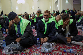تشرف میهمانان ویژه امام رضا (ع) در قالب طرح معین الضعفا به حرم مطهر رضوی