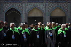 تشرف میهمانان ویژه امام رضا (ع) در قالب طرح معین الضعفا به حرم مطهر رضوی