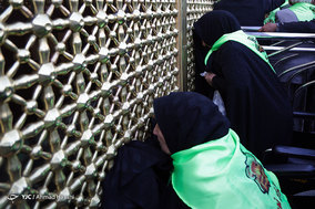 تشرف میهمانان ویژه امام رضا (ع) در قالب طرح معین الضعفا به حرم مطهر رضوی