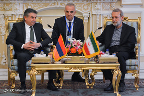 دیدار نخست وزیر ارمنستان با علی لاریجانی