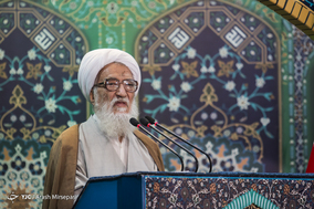 نماز جمعه تهران به امامت آیت الله موحدی کرمانی