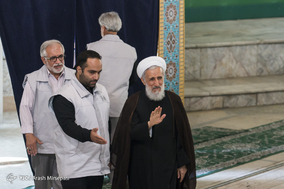 نماز جمعه تهران به امامت آیت الله موحدی کرمانی