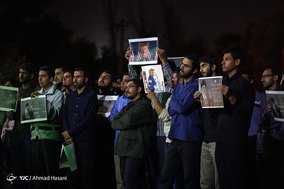 تجمع جمعی از دانشجویان دانشگاه فردوسی مشهد در اعتراض سخنان ترامپ