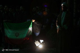 تجمع جمعی از دانشجویان دانشگاه فردوسی مشهد در اعتراض سخنان ترامپ