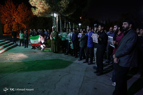 تجمع جمعی از دانشجویان دانشگاه فردوسی مشهد در اعتراض سخنان ترامپ