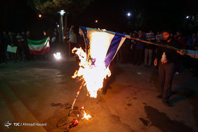 تجمع جمعی از دانشجویان دانشگاه فردوسی مشهد در اعتراض سخنان ترامپ