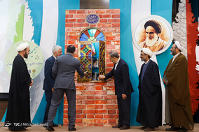 رونمایی از اثر فاخر منظومه فکری آیت‌الله العظمی خامنه‌ای