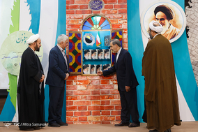 رونمایی از اثر فاخر منظومه فکری آیت‌الله العظمی خامنه‌ای