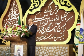 همایش تجلیل از نمونه های ترافیکی راکبین و رانندگان قانونمند اصفهان با حضور سردار اشتری