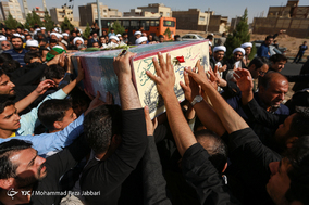 مراسم تشییع و خاکسپاری دو شهید گمنام در دانشگاه پیام نور قم