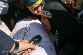 مراسم تشییع و خاکسپاری دو شهید گمنام در دانشگاه پیام نور قم