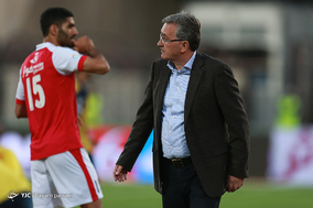 دیدار تیم های فوتبال پرسپولیس و نفت تهران