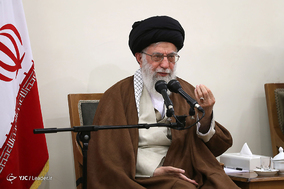 دیدار دست‌اندرکاران کنگره بزرگداشت مرحوم آیت‌الله مصطفی خمینی با رهبر معظم انقلاب