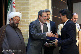 دوازدهمین همایش تجلیل از موُلفان و پدیدآورندگان مواد و رسانه های آموزشی