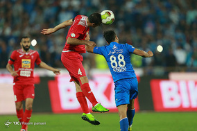 دیدار تیم‌های فوتبال پرسپولیس و استقلال - دربی 85
