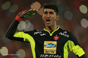 دیدار تیم‌های فوتبال پرسپولیس و استقلال - دربی 85