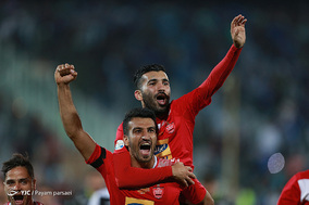 دیدار تیم‌های فوتبال پرسپولیس و استقلال - دربی 85