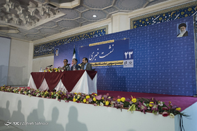 نشست خبری وزیر ارشاد در نمایشگاه مطبوعات