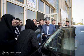 نشست خبری وزیر ارشاد در نمایشگاه مطبوعات