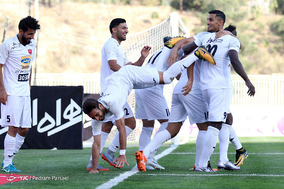 دیدار تیم‌های فوتبال سایپا و پرسپولیس